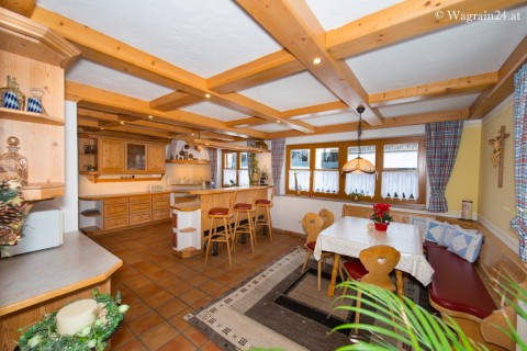 Foto Küche mit Essecke im Ferienhaus Zentral